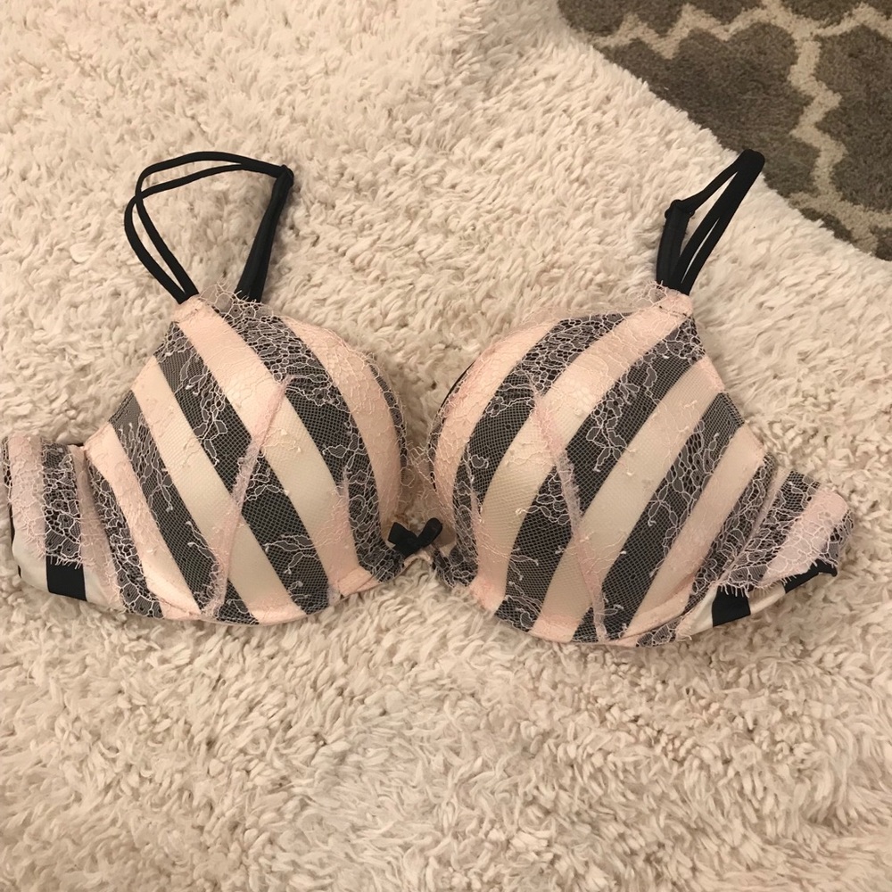 Victoria’s Secret very sexy push up bra